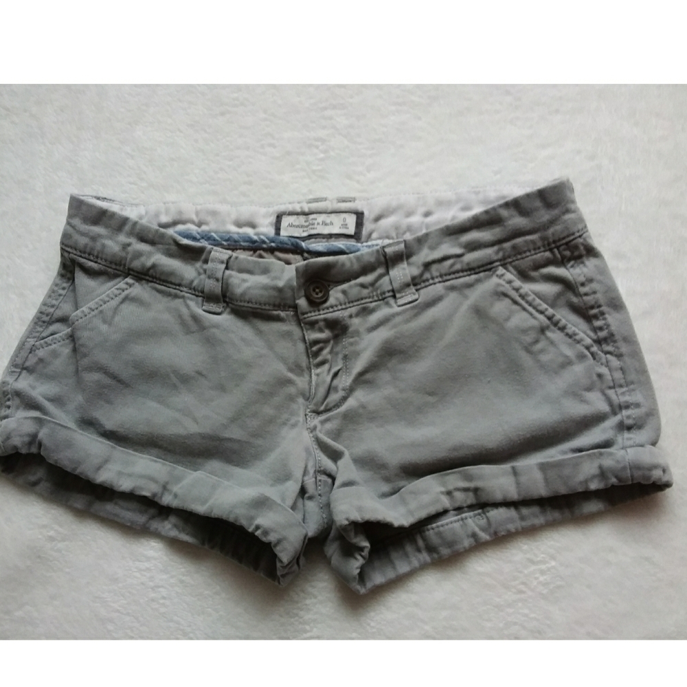 🛍 Abercrombie & Fitch grey shorts